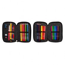 PERNICA TARGET PUNA FOOTBALL ACTION